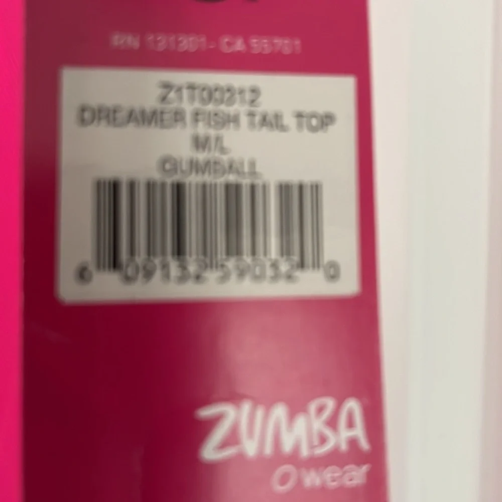 Zumba Dreamer Fish Tail top - Picture 2 of 5